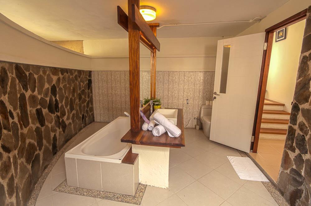 Maluku Resort And Spa Paso Экстерьер фото